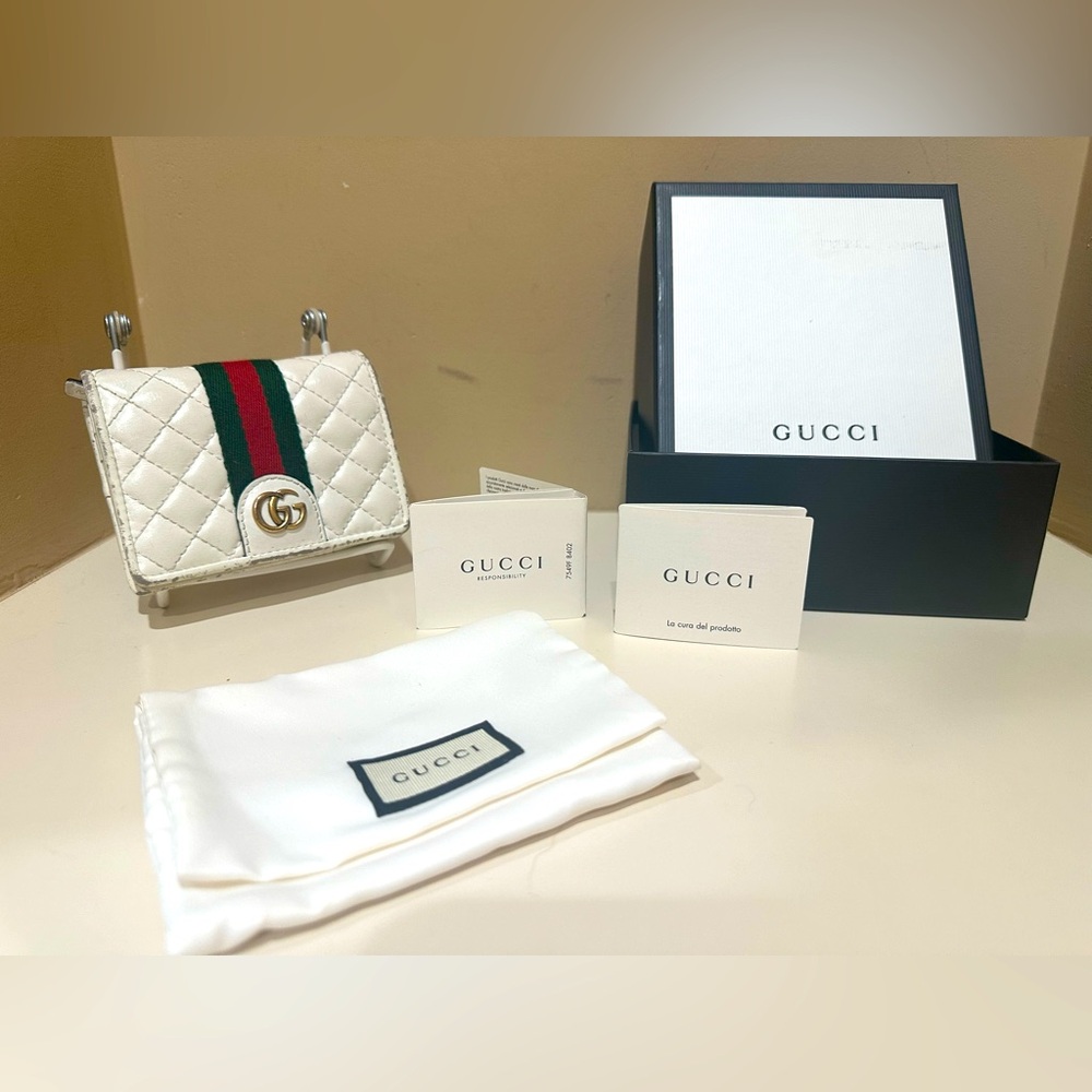 Gucci GG Marmont Sherry Leather Quilted Bifold
Wallet White